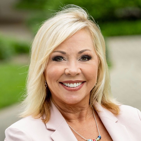 Lori LeDuc headshot