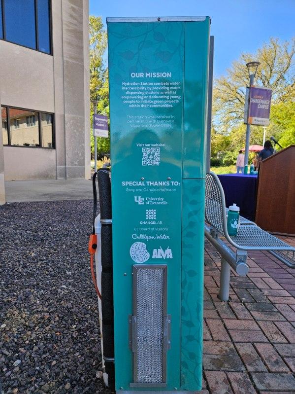 Louisville Zoo drinking water stations hydrate visitors, help environment